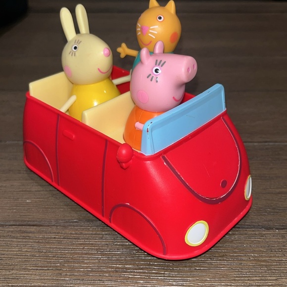 Props Pig And Friends With Car Cute Pieces to add to your Peppa Playhouse - Picture 5 of 5